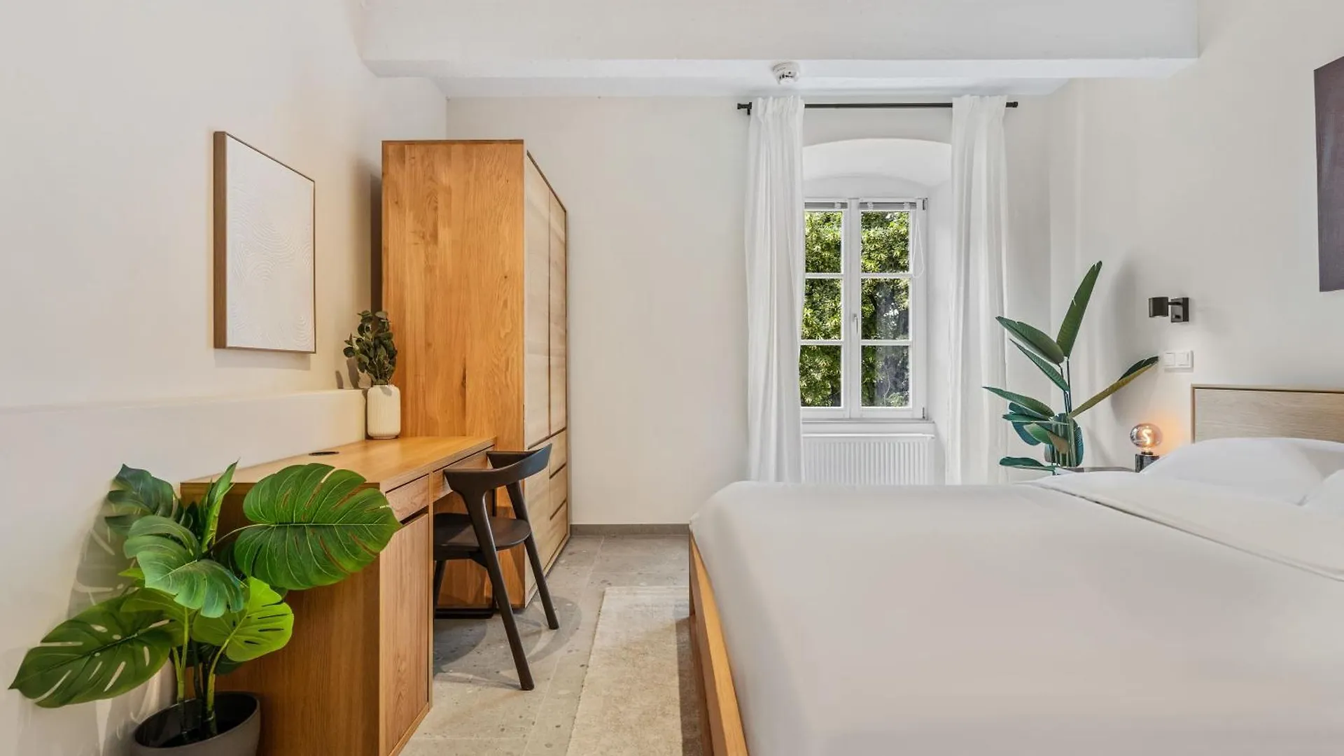 Modern Apartments In Clausen With Wifi, Kitchen & Workspace Luxembourg 0*,  Luxembourg