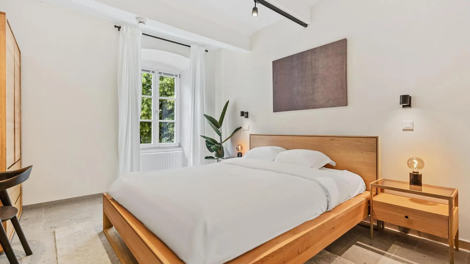 Modern Apartments In Clausen With Wifi, Kitchen & Workspace Luxembourg