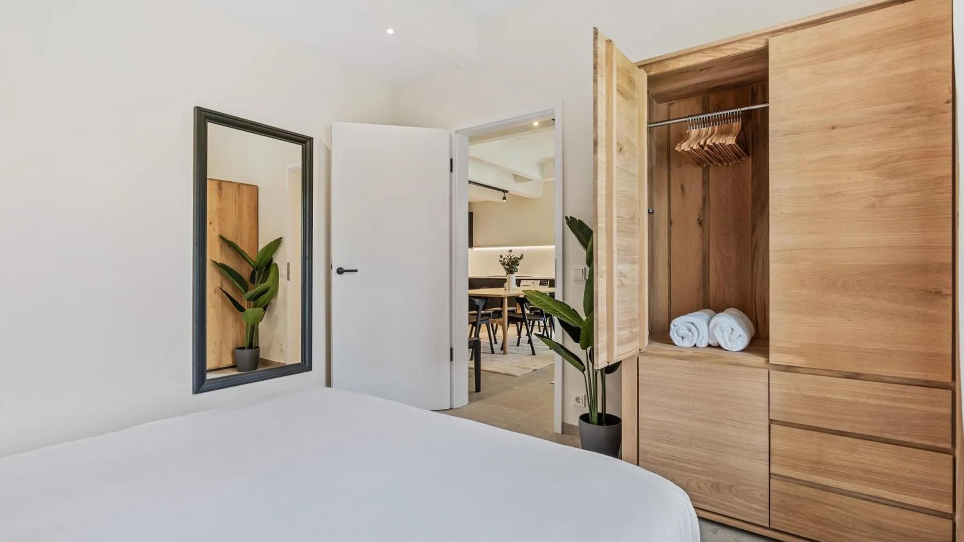 Modern Apartments In Clausen With Wifi, Kitchen & Workspace Luxembourg