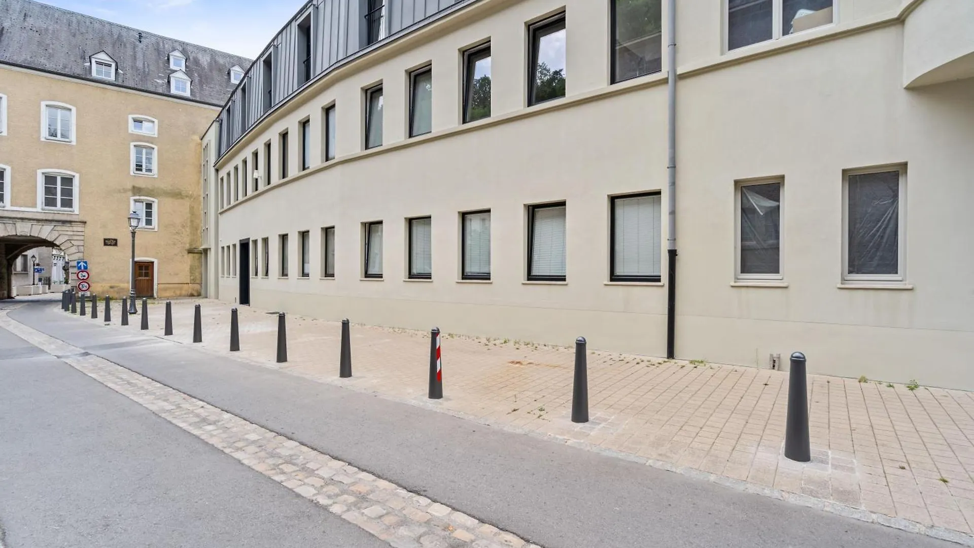 Modern Apartments In Clausen With Wifi, Kitchen & Workspace Luxembourg Luxembourg