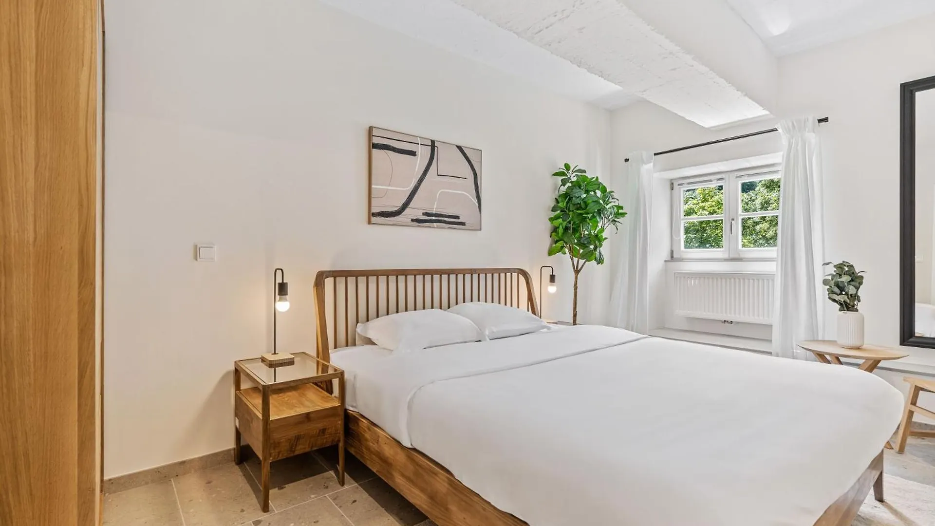 Modern Apartments In Clausen With Wifi, Kitchen & Workspace Luxembourg 0*,  Luxembourg