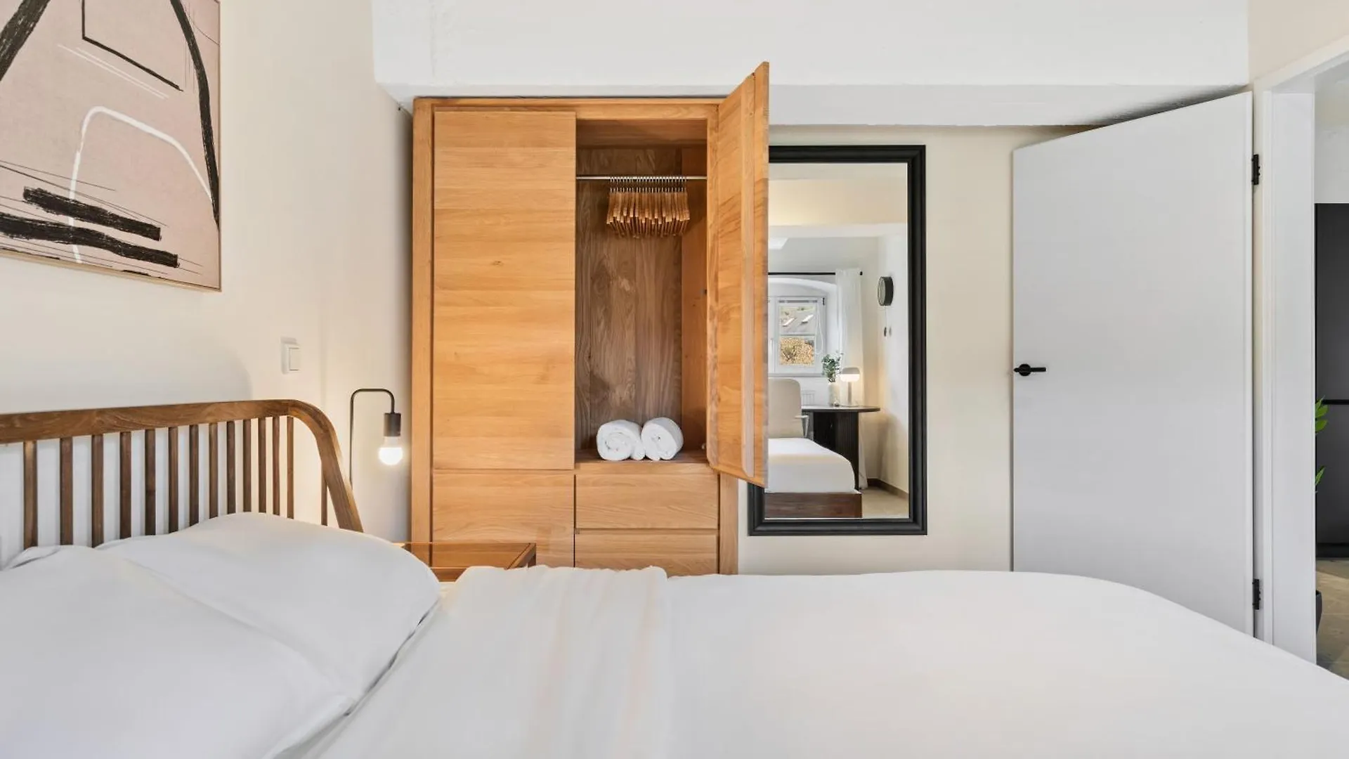 Modern Apartments In Clausen With Wifi, Kitchen & Workspace Luxembourg