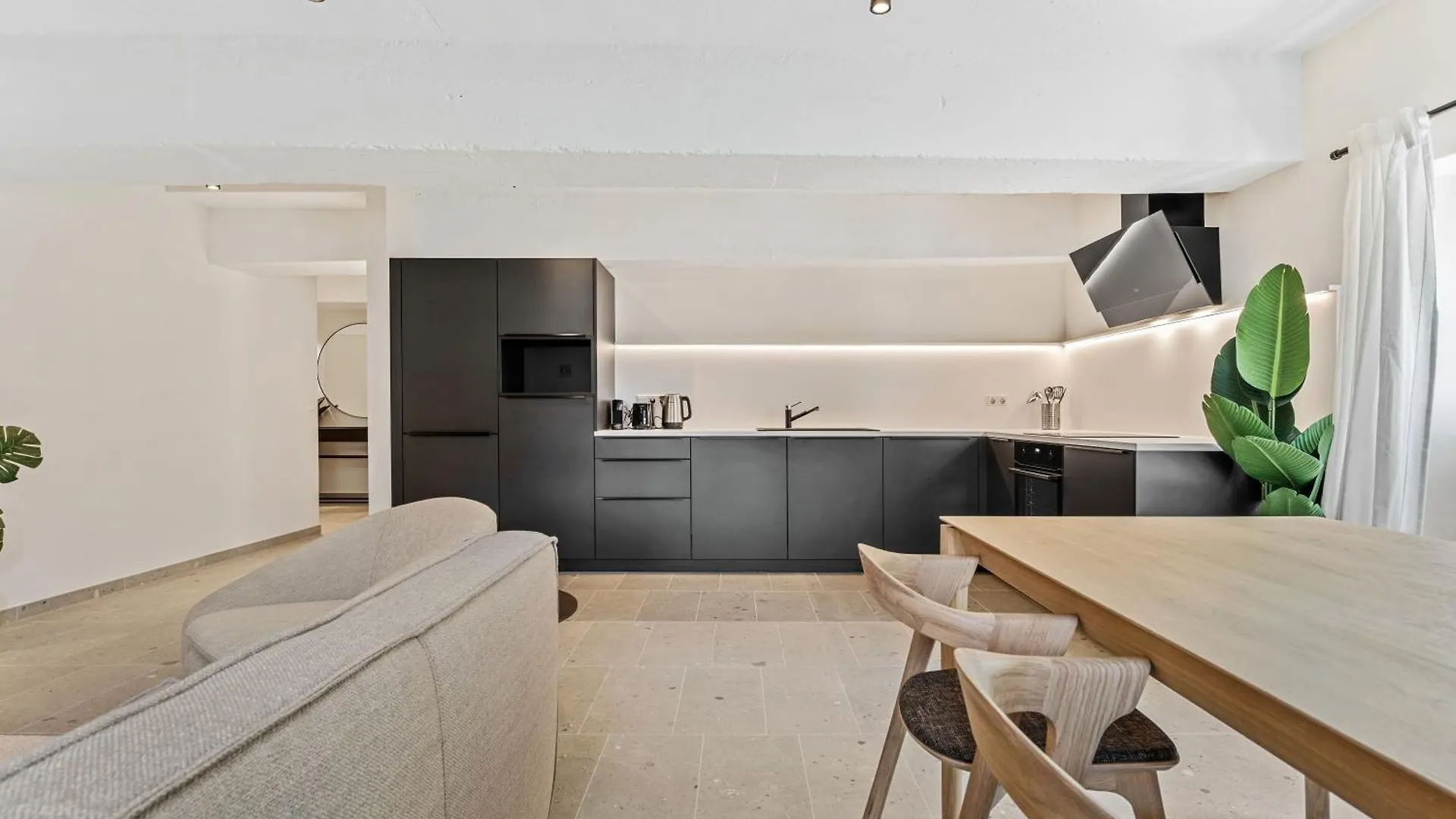 Modern Apartments In Clausen With Wifi, Kitchen & Workspace Luxembourg