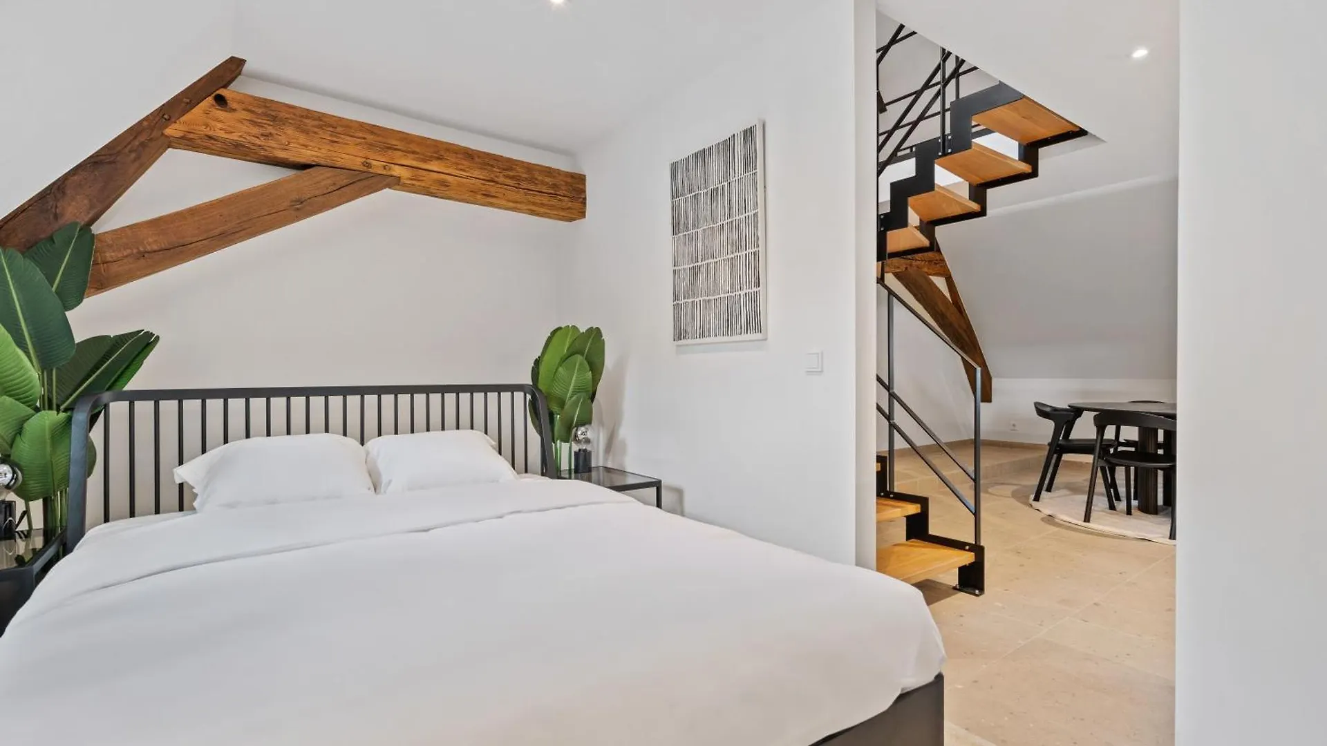 Modern Apartments In Clausen With Wifi, Kitchen & Workspace Luxembourg