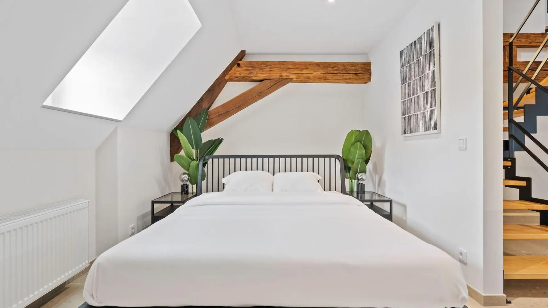 Modern Apartments In Clausen With Wifi, Kitchen & Workspace Luxembourg