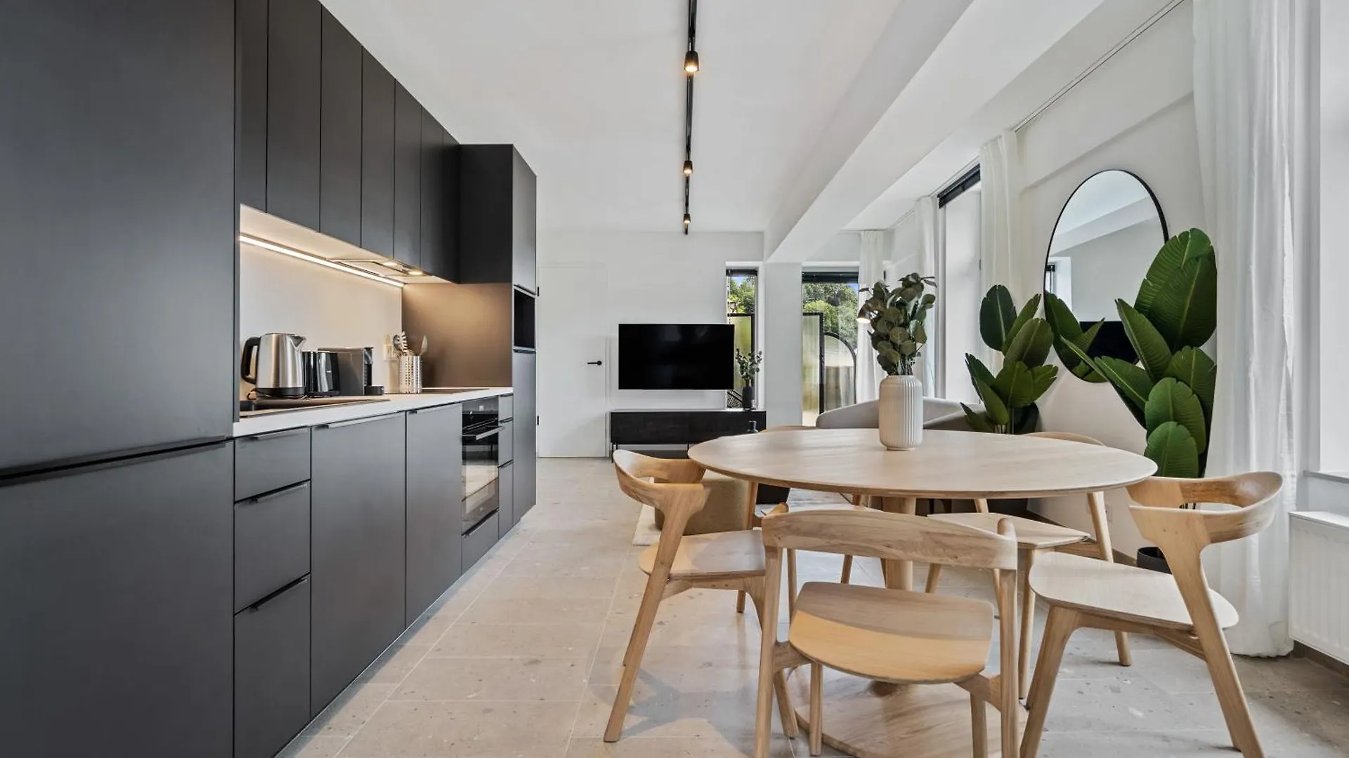 Modern Apartments In Clausen With Wifi, Kitchen & Workspace Luxembourg