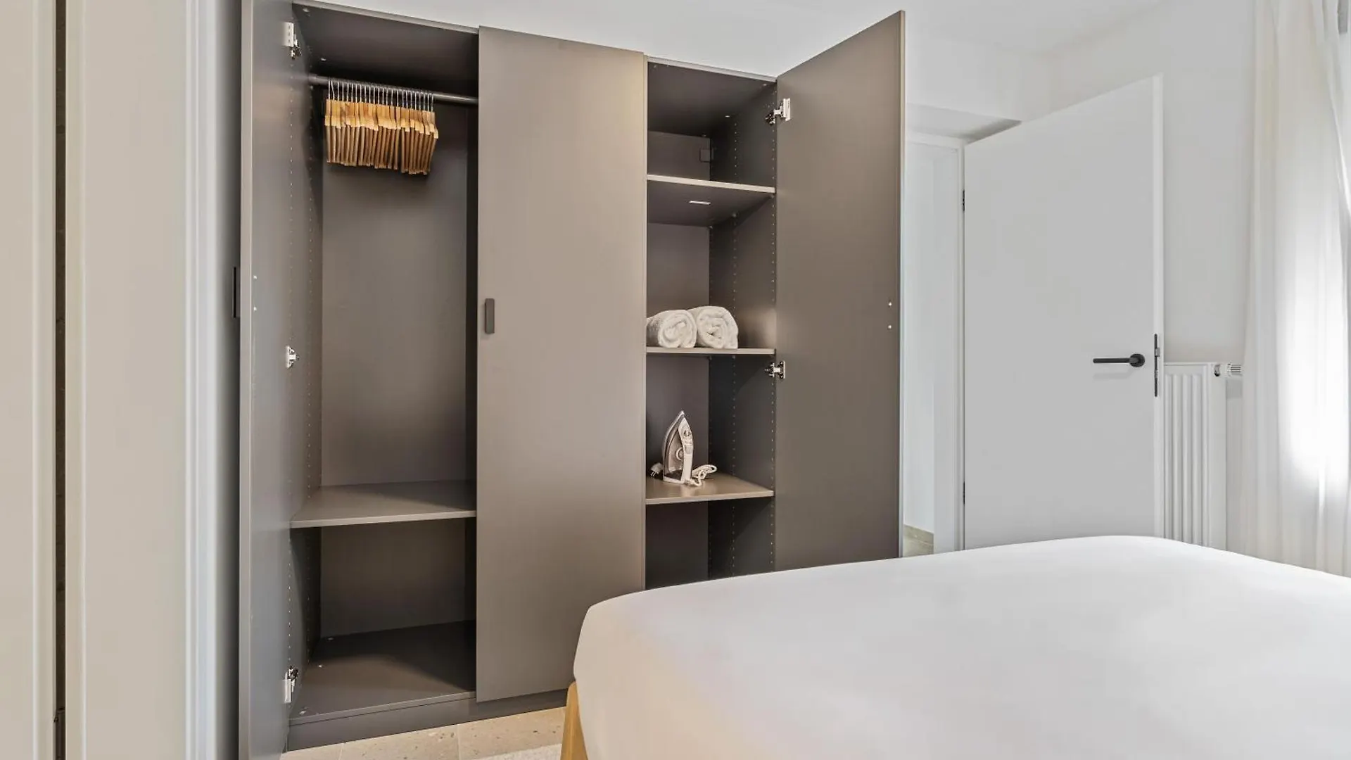 Modern Apartments In Clausen With Wifi, Kitchen & Workspace Luxembourg 0*,  Luxembourg