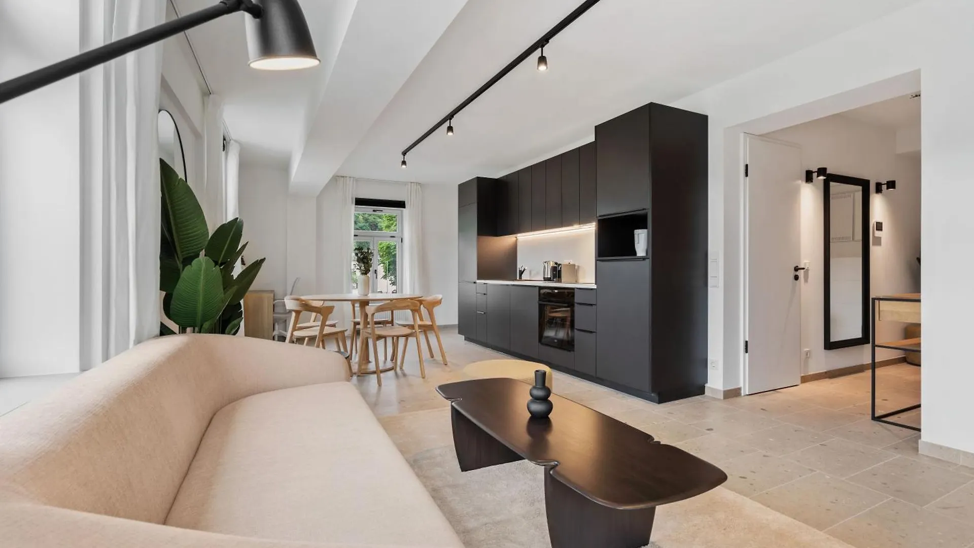 Modern Apartments In Clausen With Wifi, Kitchen & Workspace Luxembourg